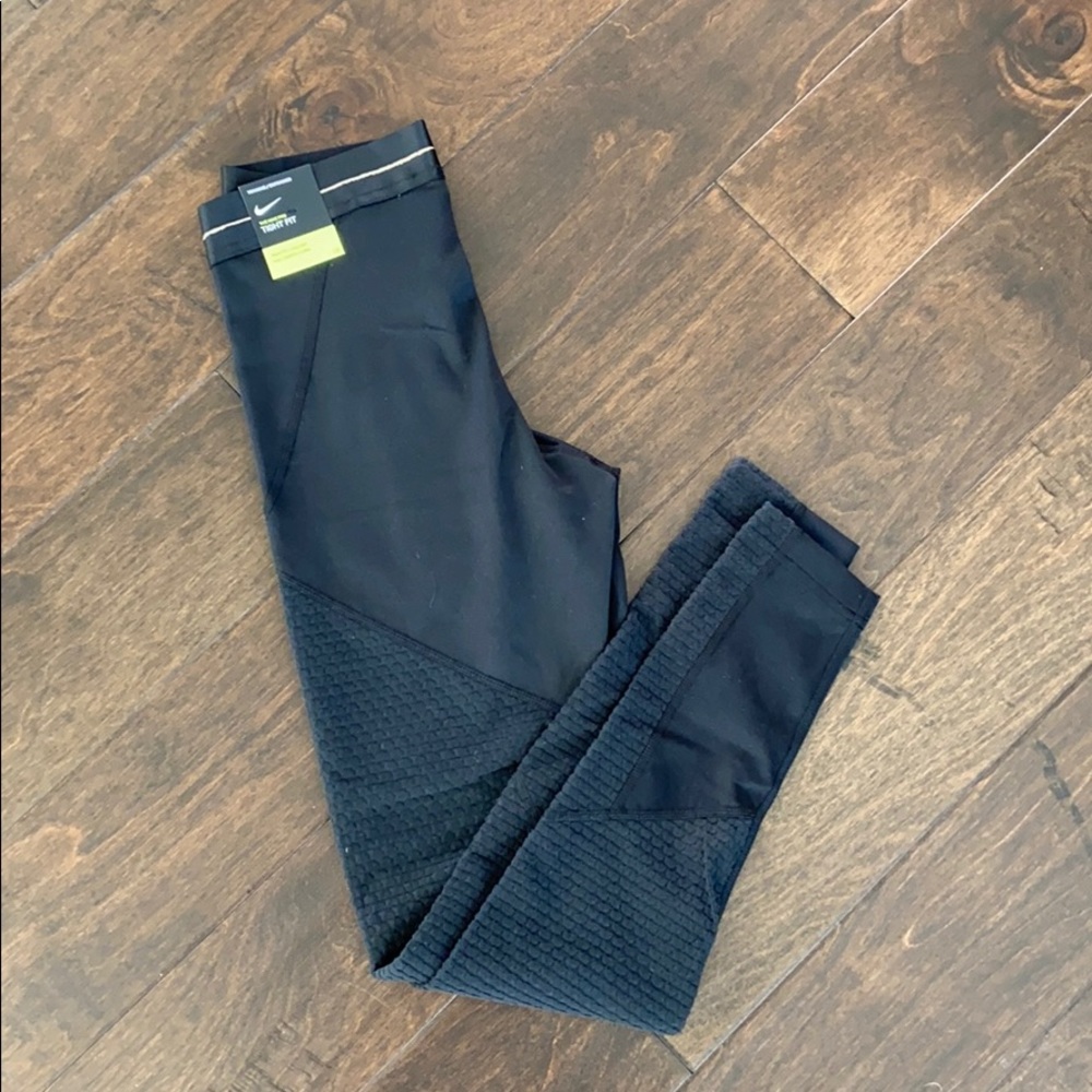 NWT. Textured compression leggings